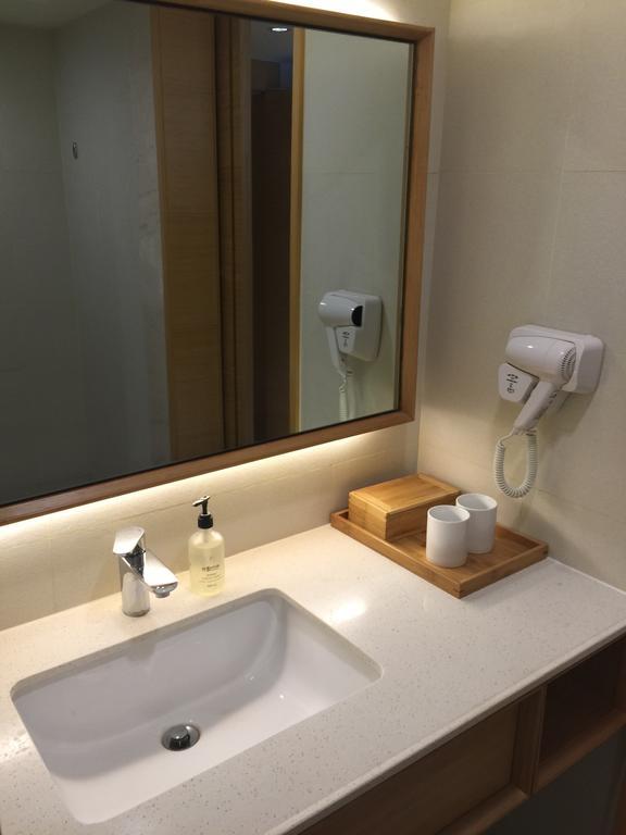 Ji Hotel Jinan Quancheng Square الغرفة الصورة