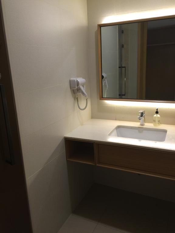 Ji Hotel Jinan Quancheng Square الغرفة الصورة